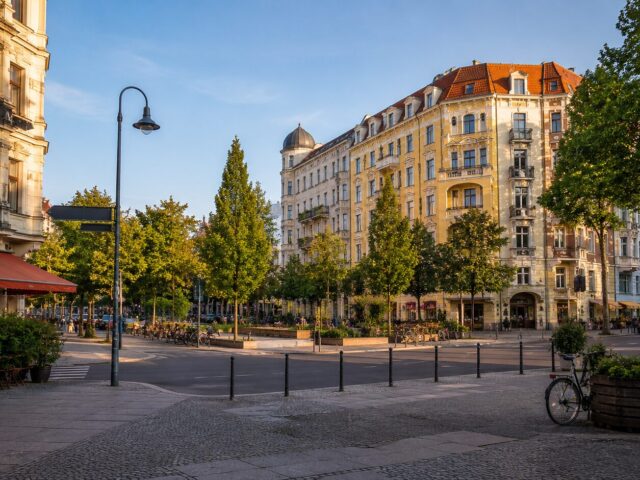 Eingewachsener Zehennagel in Schöneberg: Soforthilfe, Warnzeichen & wann Podologie reicht